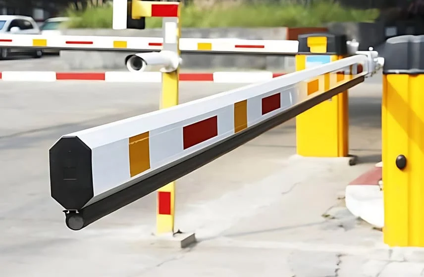 Automatic boom barrier system for parking and industrial access